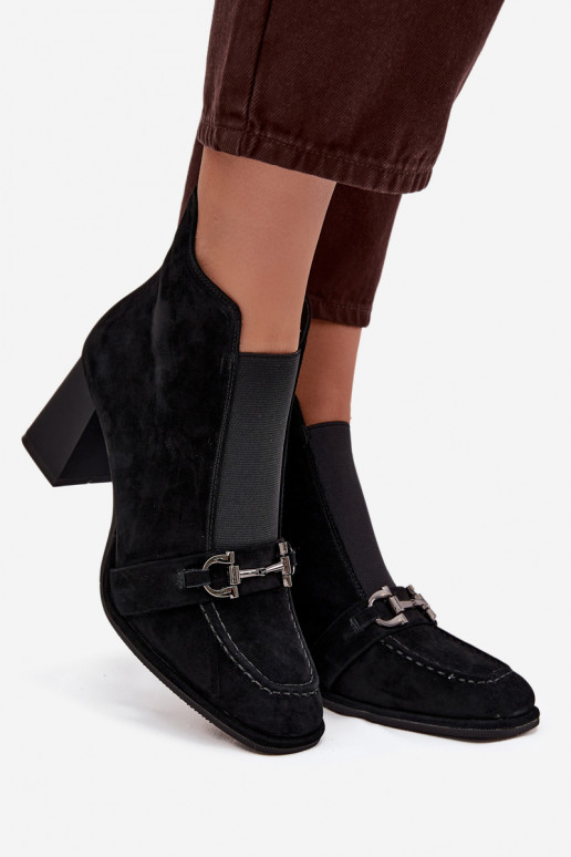 Botas femininasHabilitadoturalnego de camurçau com salto Artiker 57C0124 cor preta