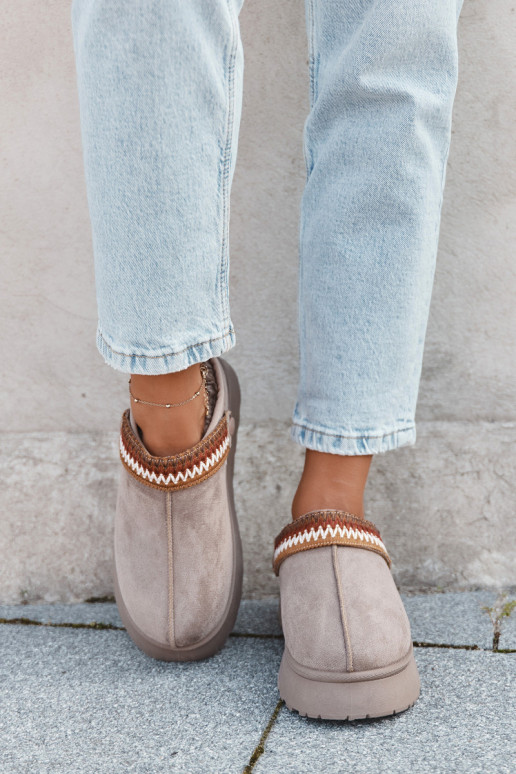 Bota de neve feminina baixa com cintos móveis e bordados, com plataforma cor areia Lyrisse