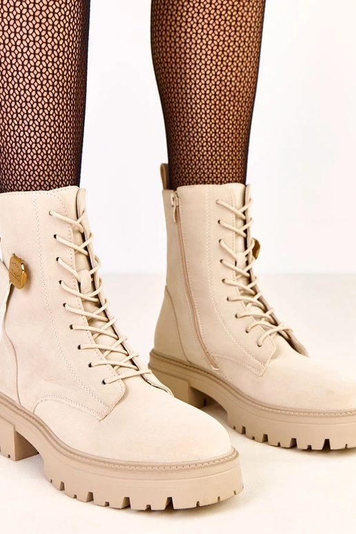 Tênis femininos na cor areia... Tênis femininos na cor areia...