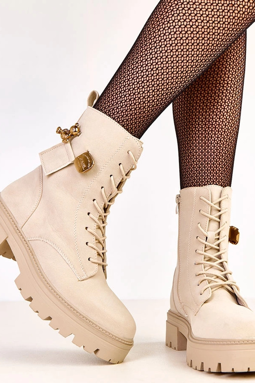 Tênis femininos na cor areia... Tênis femininos na cor areia...