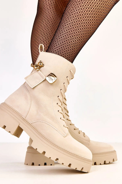 Tênis femininos na cor areia... Tênis femininos na cor areia...