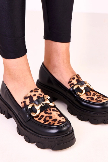 Mocassins pretos com detalhe de estampa de leopardo e decoração dourada Ruben 2
