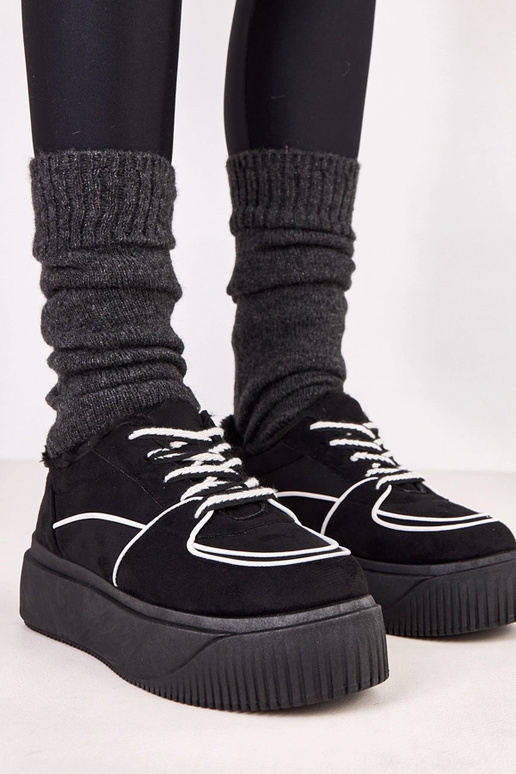 Tênis quentes pretos em plataforma...