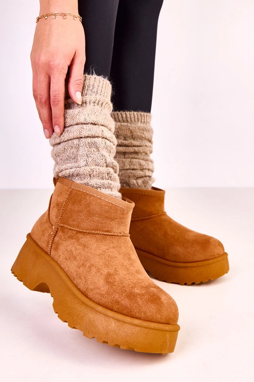 Botas de neve baixas marrons de suede... Botas de neve baixas marrons de suede...