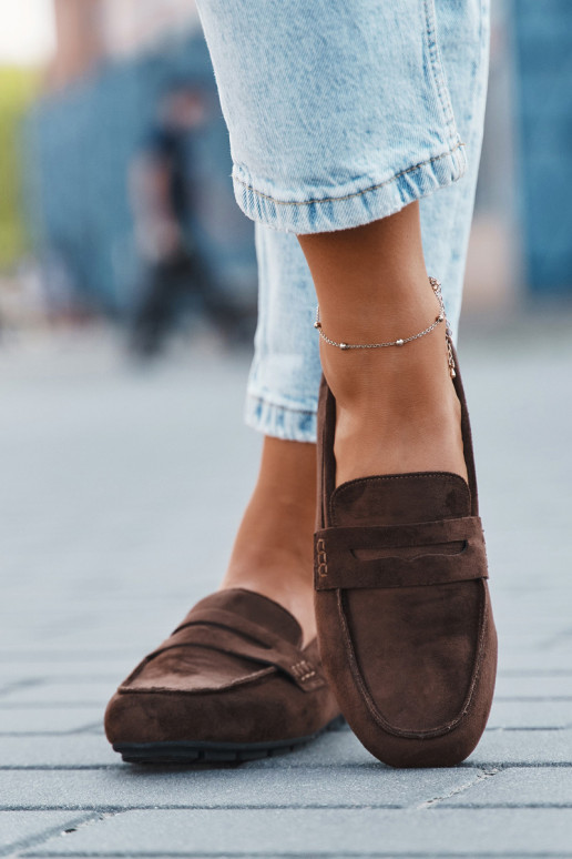 Mocassins femininos planos na cor marrom escuro "Soreline"