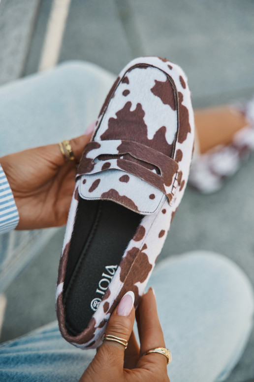 Mocassins femininos planos com remendos nas cores marrom e branco "Soreline" Mocassins femininos planos com remendos nas cores marrom e branco "Soreline"