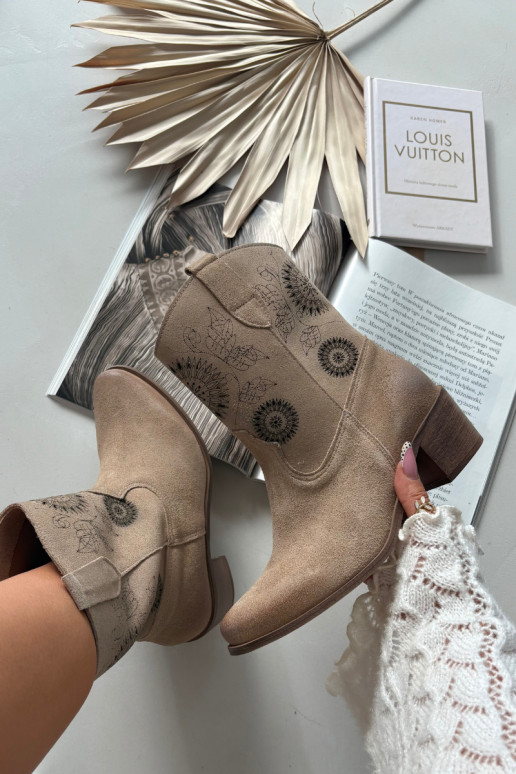 de camurça Pele Botas femininas com elementos abertos com salto Zazoo 3844 bege