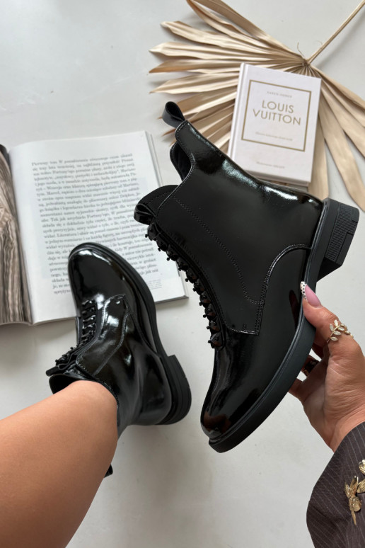 Botins femininos envernizados de couro sintético D&A MR52-108 pretos