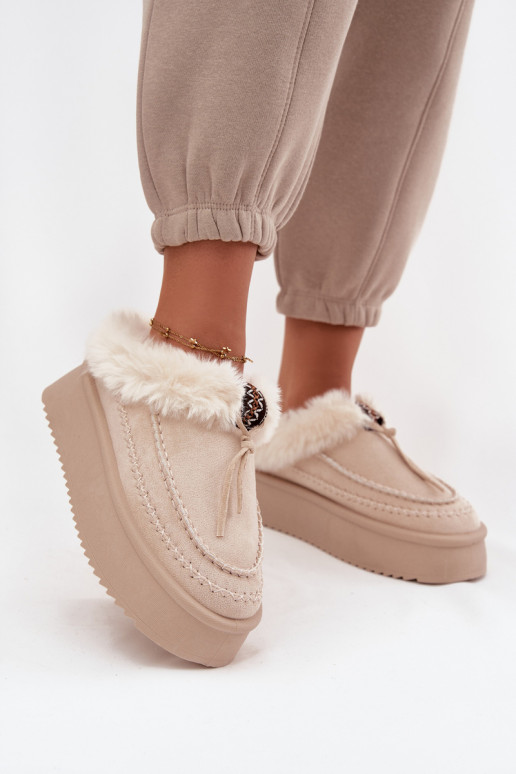 Botas de neve Feminino com um casaco de pele com uma plataforma bege Rosmira Botas de neve Feminino com um casaco de pele com uma plataforma bege Rosmira
