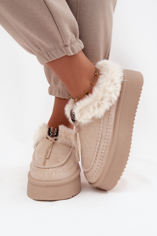Botas de neve Feminino com um casaco de pele com uma plataforma bege Rosmira Botas de neve Feminino com um casaco de pele com uma plataforma bege Rosmira