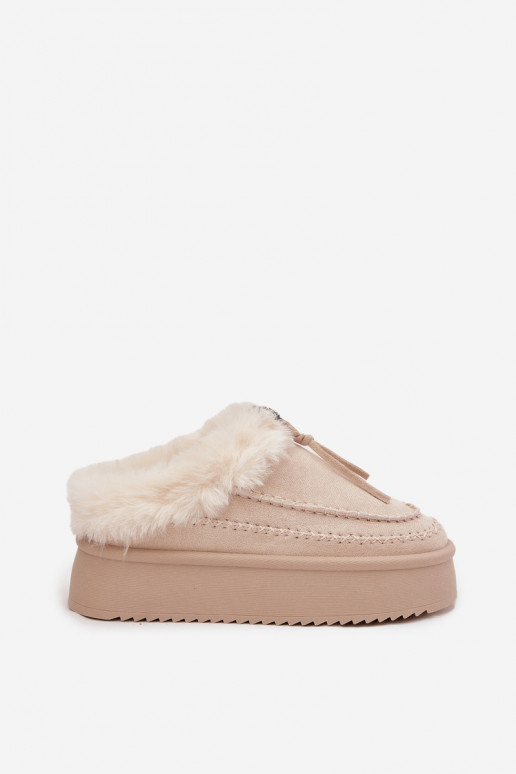 Botas de neve Feminino com um casaco de pele com uma plataforma bege Rosmira Botas de neve Feminino com um casaco de pele com uma plataforma bege Rosmira