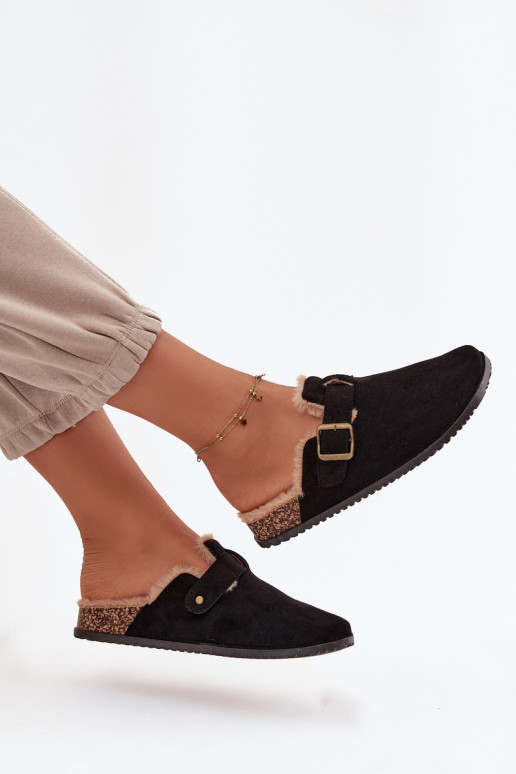 Chinelos Tamancos Feminino aquecimento com pelo por dentro com fivelas cor preta Sylisse Chinelos Tamancos Feminino aquecimento com pelo por dentro com fivelas cor preta Sylisse