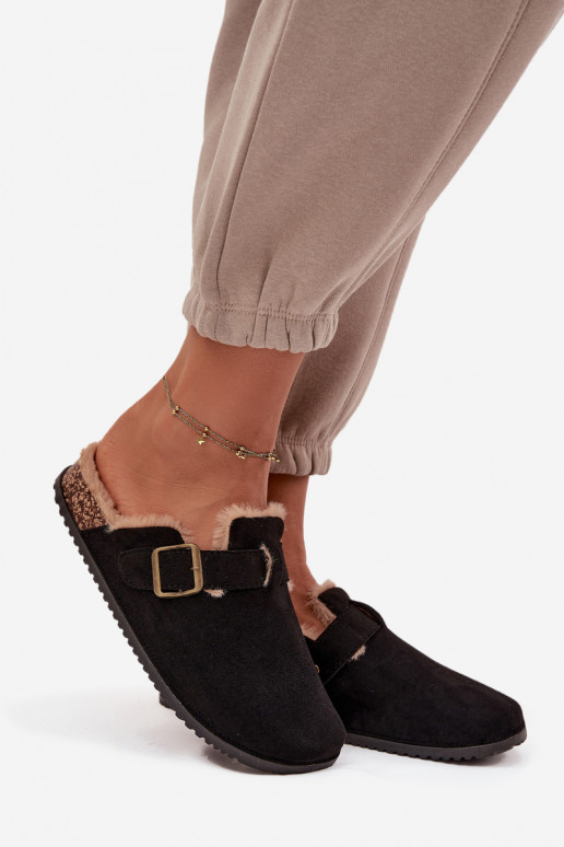 Chinelos Tamancos Feminino aquecimento com pelo por dentro com fivelas cor preta Sylisse Chinelos Tamancos Feminino aquecimento com pelo por dentro com fivelas cor preta Sylisse