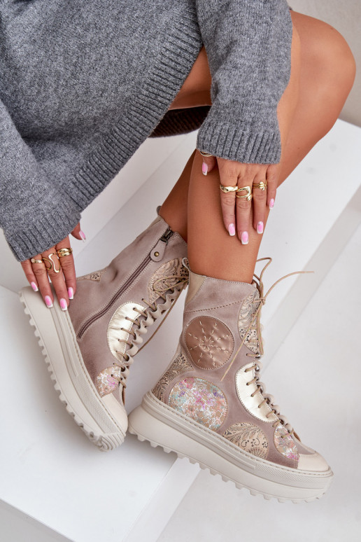 Pele Sapatos de camurça com uma plataforma aquecimento Tem que serciejka 06565-04 bege Pele Sapatos de camurça com uma plataforma aquecimento Tem que serciejka 06565-04 bege