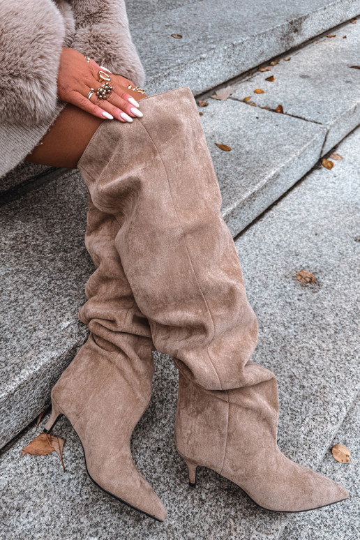 Um modelo atraente botas femininas com salto fino bege Ysolienne Um modelo atraente botas femininas com salto fino bege Ysolienne