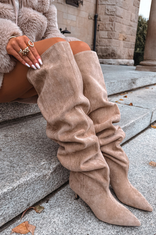 Um modelo atraente botas femininas com salto fino bege Ysolienne Um modelo atraente botas femininas com salto fino bege Ysolienne