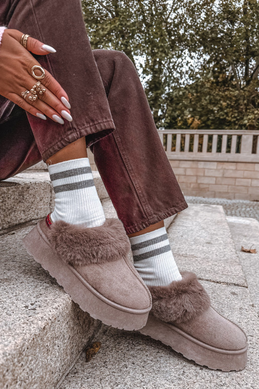 Botas de neve Feminino com uma plataforma com um casaco de pele I Haftem bege Querina Botas de neve Feminino com uma plataforma com um casaco de pele I Haftem bege Querina