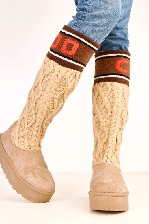 Botas de neve bege com plataforma e... Botas de neve bege com plataforma e...