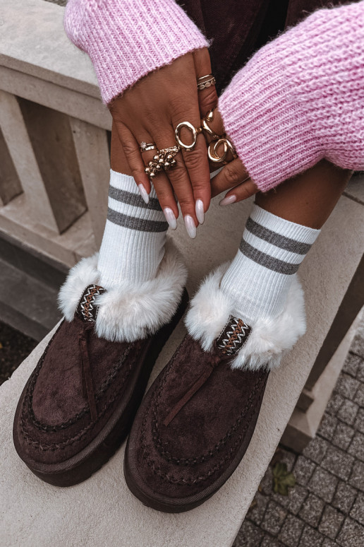 Botas de neve Feminino com um casaco de pele com uma plataforma CzekoladoParae Rosmira Botas de neve Feminino com um casaco de pele com uma plataforma CzekoladoParae Rosmira