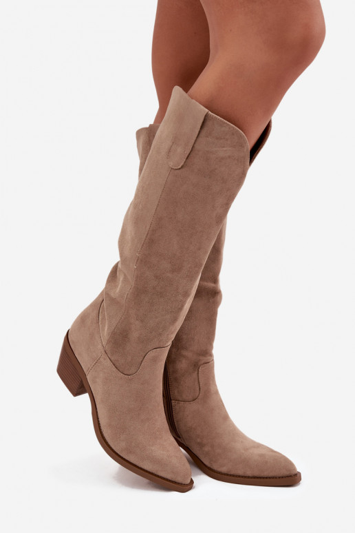 botas estilo vaqueiro Feminino com saltode camurça ecológicau bege Esmira botas estilo vaqueiro Feminino com saltode camurça ecológicau bege Esmira