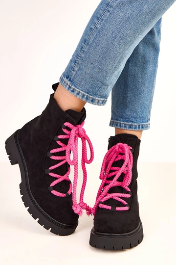 Botins pretos com cadarço rosa decorativo Gabria 2