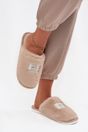 Chinelos femininos de pelúcia bege 2