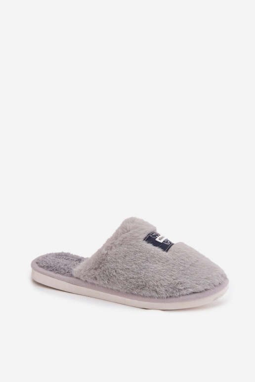 sapato caseiro Chinelos Feminino com um casaco de pele cor cinza Tem que serelis sapato caseiro Chinelos Feminino com um casaco de pele cor cinza Tem que serelis