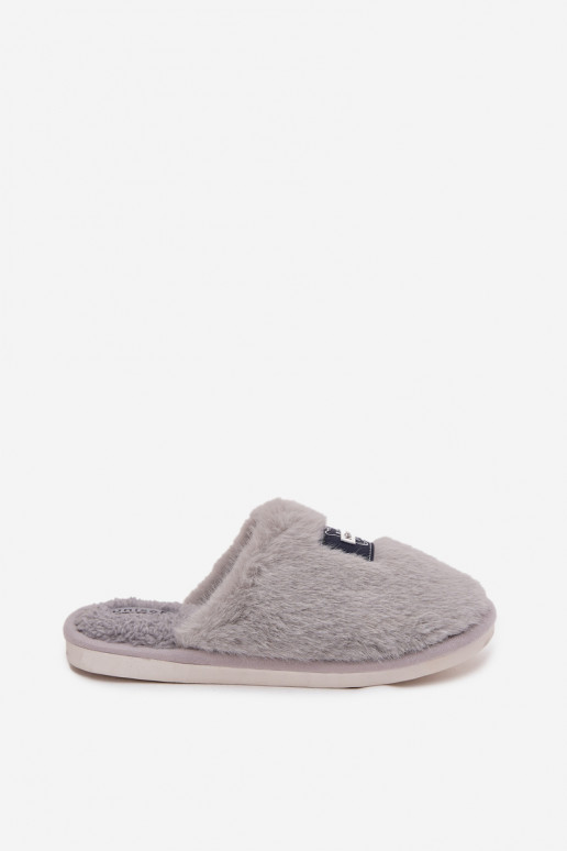 sapato caseiro Chinelos Feminino com um casaco de pele cor cinza Tem que serelis sapato caseiro Chinelos Feminino com um casaco de pele cor cinza Tem que serelis