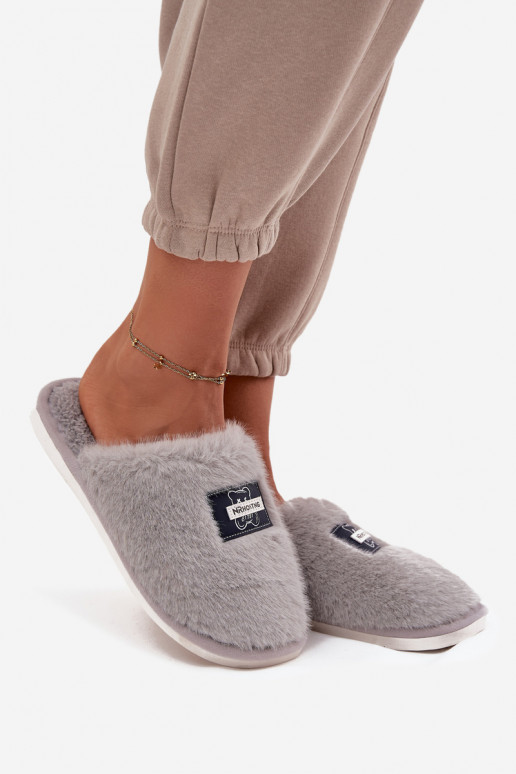 sapato caseiro Chinelos Feminino com um casaco de pele cor cinza Tem que serelis sapato caseiro Chinelos Feminino com um casaco de pele cor cinza Tem que serelis