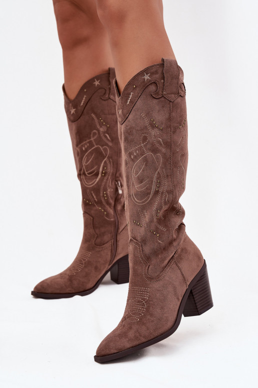 botas estilo vaqueiro Feminino com saltode camurça ecológicau cor cáqui Coretta botas estilo vaqueiro Feminino com saltode camurça ecológicau cor cáqui Coretta