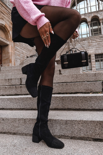 botas femininas Com decoração Klocke de camurça ecológicaoParae cor preta Ivanna