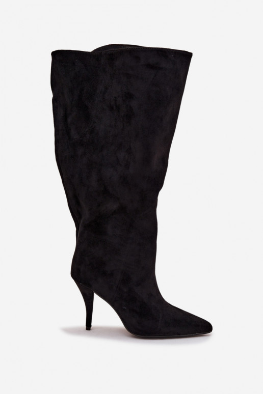 Um modelo atraente botas femininas com salto finode camurça ecológicau cor preta Noretta Um modelo atraente botas femininas com salto finode camurça ecológicau cor preta Noretta