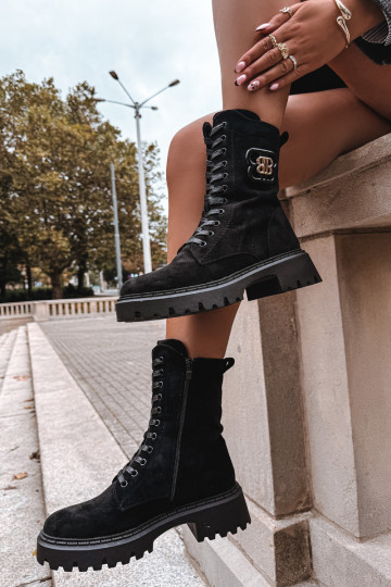 Botas femininas aquecidas com elementos decorativos na cor preta Kalindra