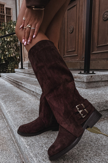 Botas de cano alto femininas acolchoadas com fivelas na cor chocolate Umbria 2