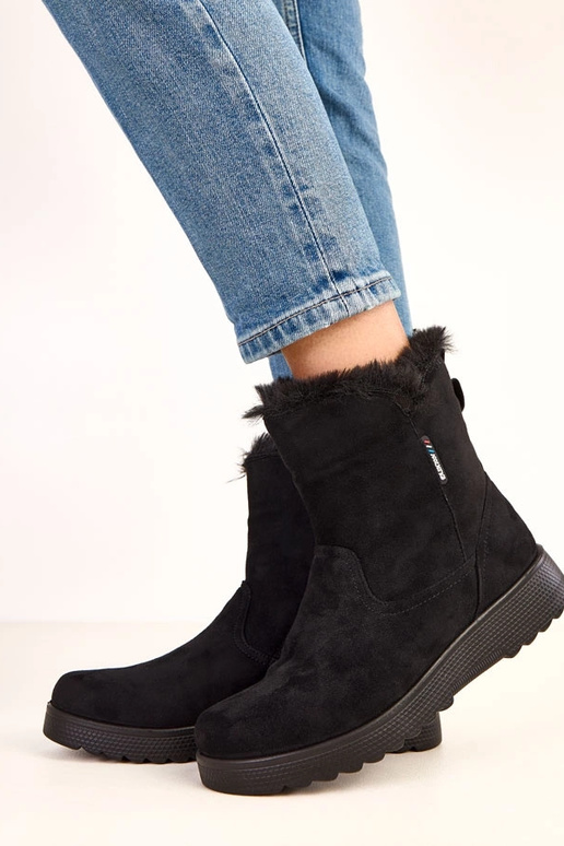 Botas de cano curto femininos pretos... Botas de cano curto femininos pretos...