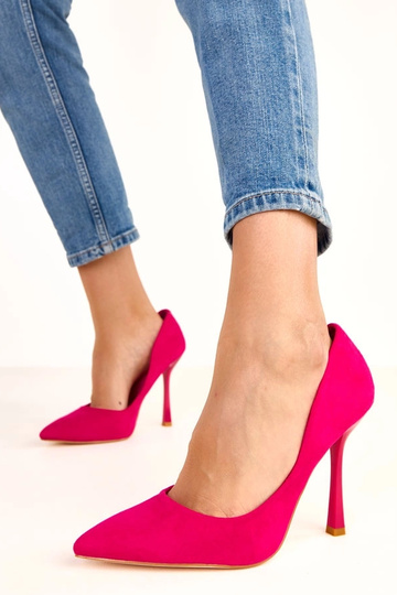 Sapatos de salto alto rosa... 2