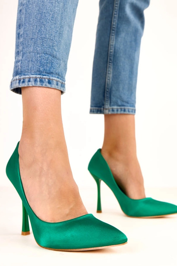 Sapatos de salto alto verdes com acabamento em cetim Cindy