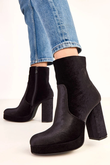 Botas de cano curto pretas... 2