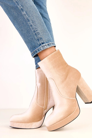 Botas de cano curto beiges... 2