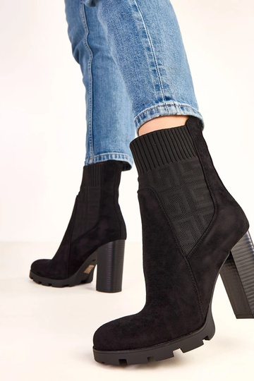 Botas de cano curto pretas... 2