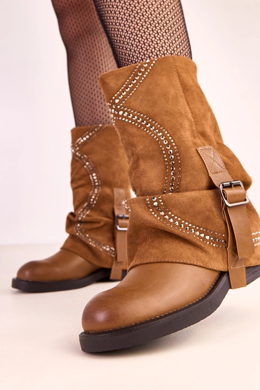 Botas de cano alto marrons com cano... Botas de cano alto marrons com cano...