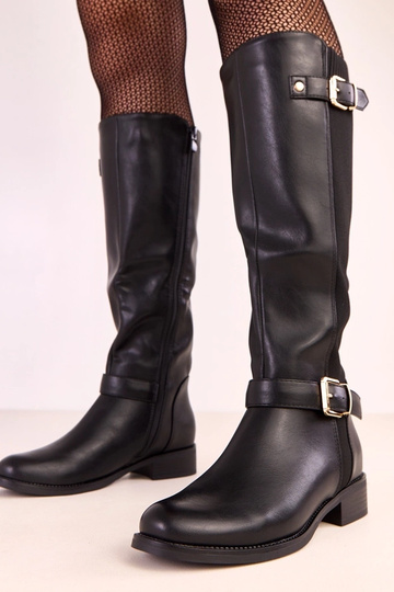 Botas de cano alto pretas...