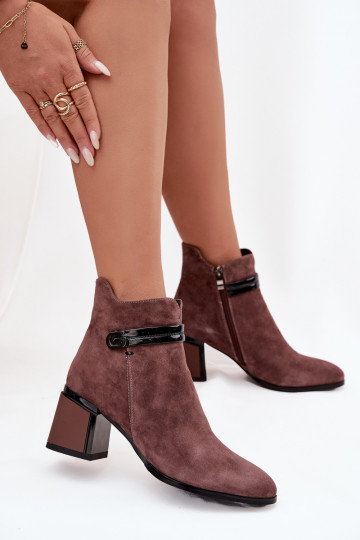 Botas de cano curto de camurça sintética com saltos decorados aquecidas D&A CR52-650 marrons
