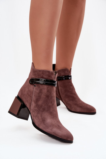 Botas de cano curto de camurça sintética com saltos decorados aquecidas D&A CR52-650 marrons 2