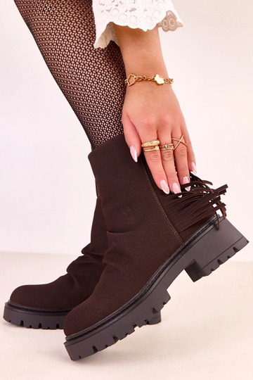 Botas de cano curto Silia chocolate com franjas em salto grosso