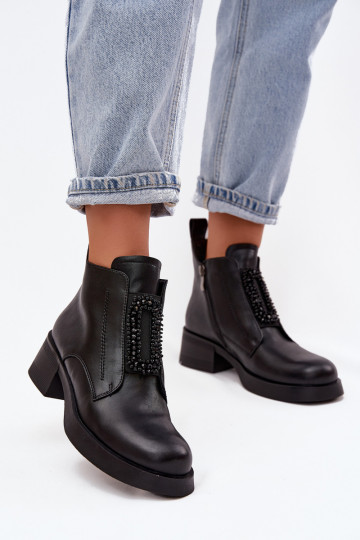 Botinhas femininas de couro com ornamentos D&A JC52-869 cor preta