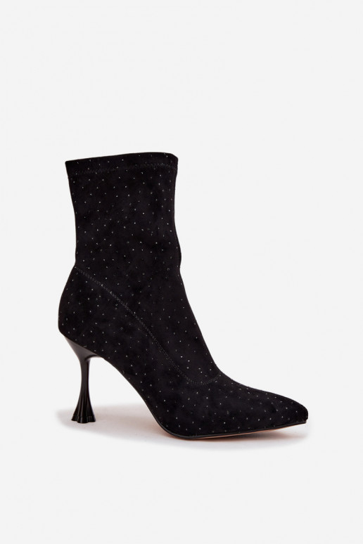 Decorado Botas femininas com salto fino D&A JC52-882 cor preta Decorado Botas femininas com salto fino D&A JC52-882 cor preta