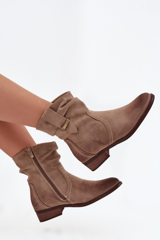 Botas femininas De salto baixo Com babados aquecimento cor cáqui Gracia Botas femininas De salto baixo Com babados aquecimento cor cáqui Gracia