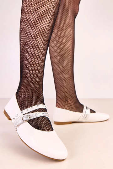 Bailarinas brancas com tiras decorativas Vika 2