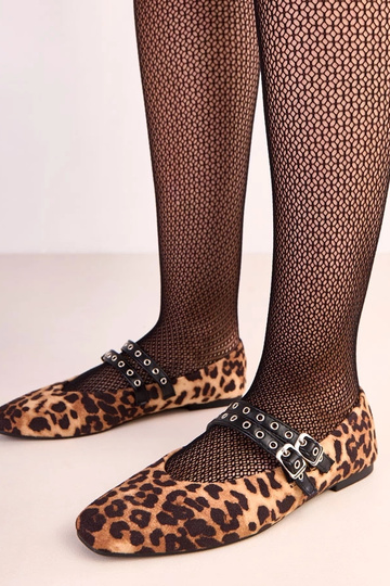 Bailarinas com estampa de leopardo, bico quadrado e fivelas Alfira